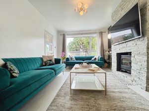 Lounge- click for photo gallery